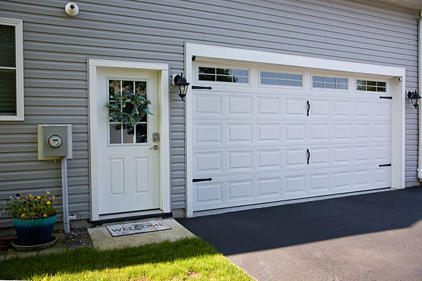24/7 Emergency Garage Door Panel Replacement experts in Upper Saddle River, NJ